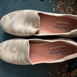 Sketchers memory foam